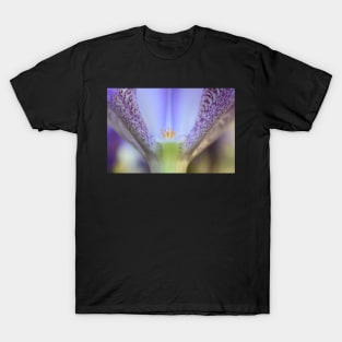 Exquisite iris T-Shirt